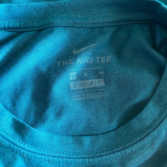 Nike Dri-Fit shirt, medium, EUC - Picture 2 of 2